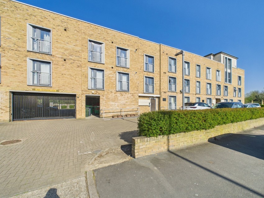 Images for Hatton Road, Bedfont, Middlesex EAID:2640919782 BID:FEL
