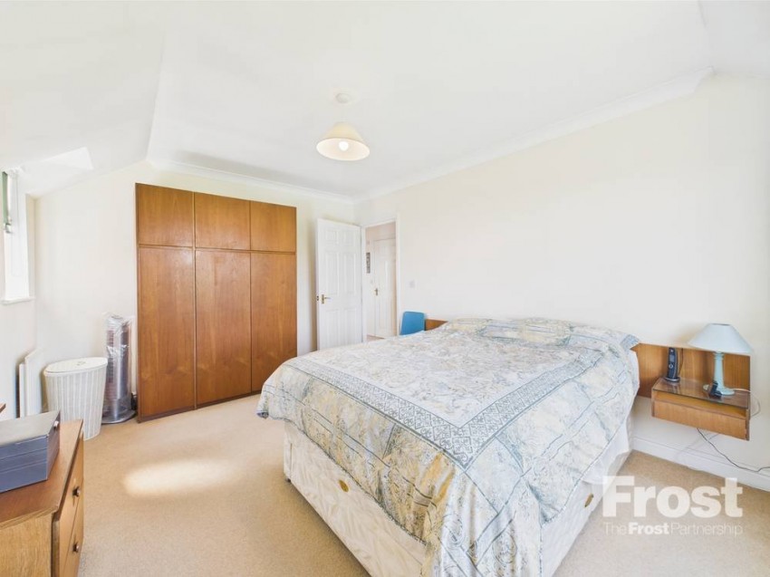 Images for Sunbury-on-Thames, Surrey EAID:2640919782 BID:FEL