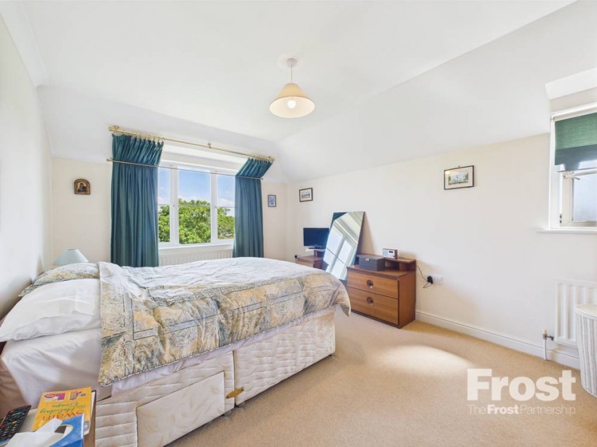 Images for Sunbury-on-Thames, Surrey EAID:2640919782 BID:FEL