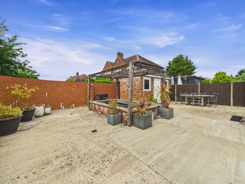 Images for Hanworth, Middlesex EAID:2640919782 BID:FEL