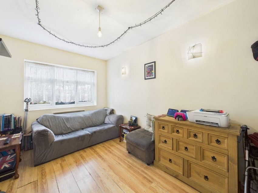 Images for Feltham, Surrey EAID:2640919782 BID:FEL