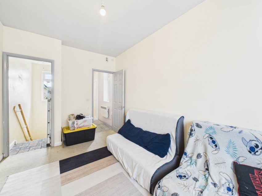 Images for Feltham, Surrey EAID:2640919782 BID:FEL