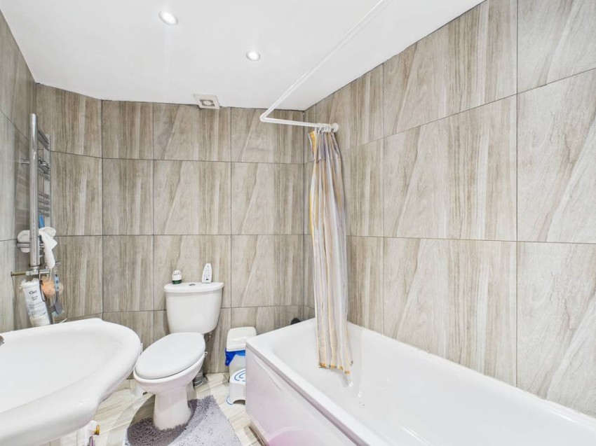 Images for Feltham, Middlesex EAID:2640919782 BID:FEL