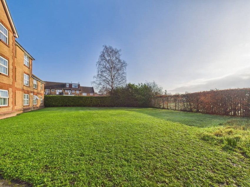 Images for Staines Road, Feltham, Greater London EAID:2640919782 BID:FEL