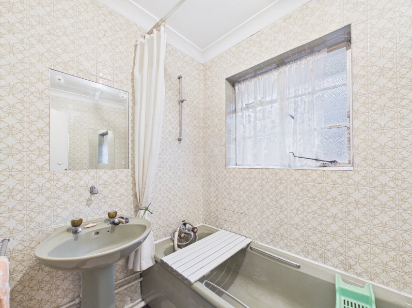 Images for Feltham, Middlesex EAID:2640919782 BID:FEL