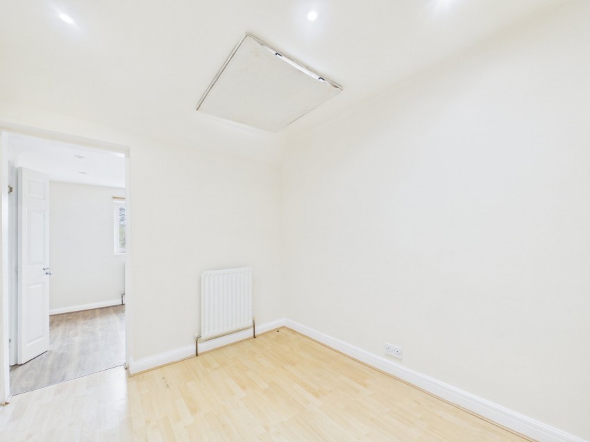 Images for Feltham EAID:2640919782 BID:FEL