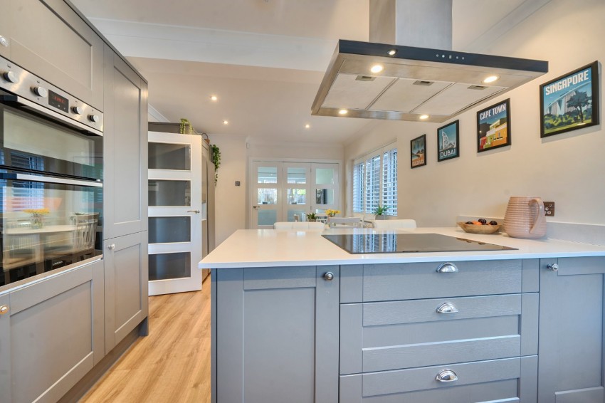 Images for Flackwell Heath, High Wycombe, Buckinghamshire EAID:2640919782 BID:FHH