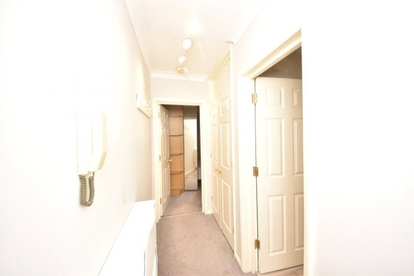 Images for Kingsmead Road, High Wycombe, Buckinghamshire EAID:2640919782 BID:FHL