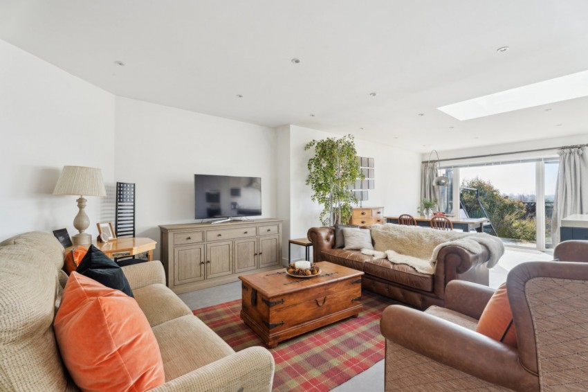 Images for Bourne End, Wooburn Green EAID:2640919782 BID:FHH