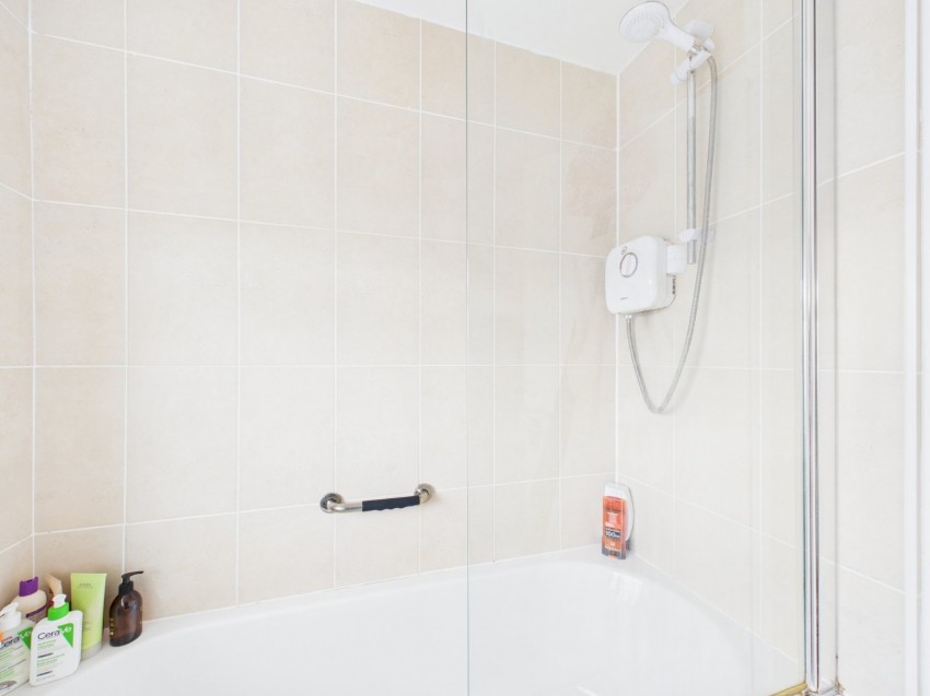 Images for Hazlemere, High Wycombe EAID:2640919782 BID:FHL