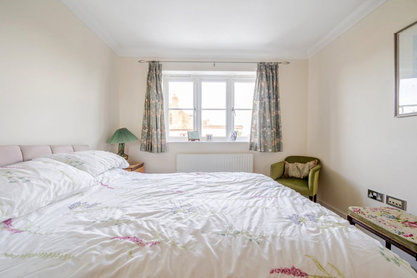 Images for Flackwell Heath, High Wycombe EAID:2640919782 BID:FHH