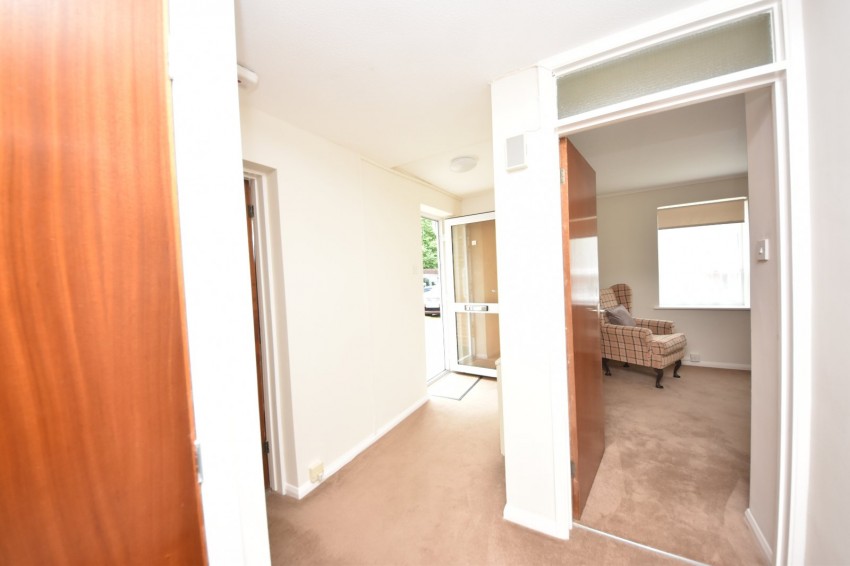 Images for Straight Bit, Flackwell Heath, High Wycombe EAID:2640919782 BID:FHL