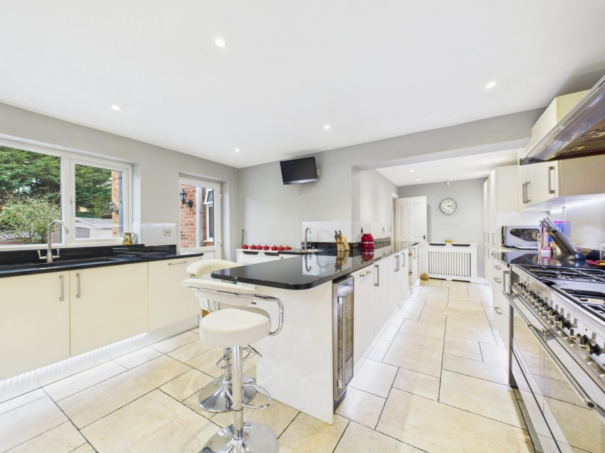 Images for Flackwell Heath, High Wycombe EAID:2640919782 BID:FHH