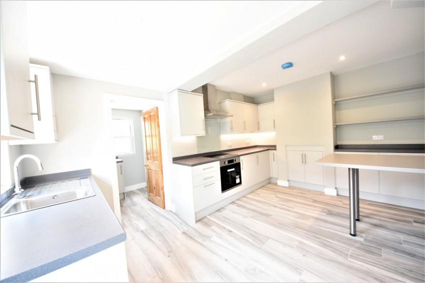 Images for Bourne End, Wooburn Green EAID:2640919782 BID:FHL