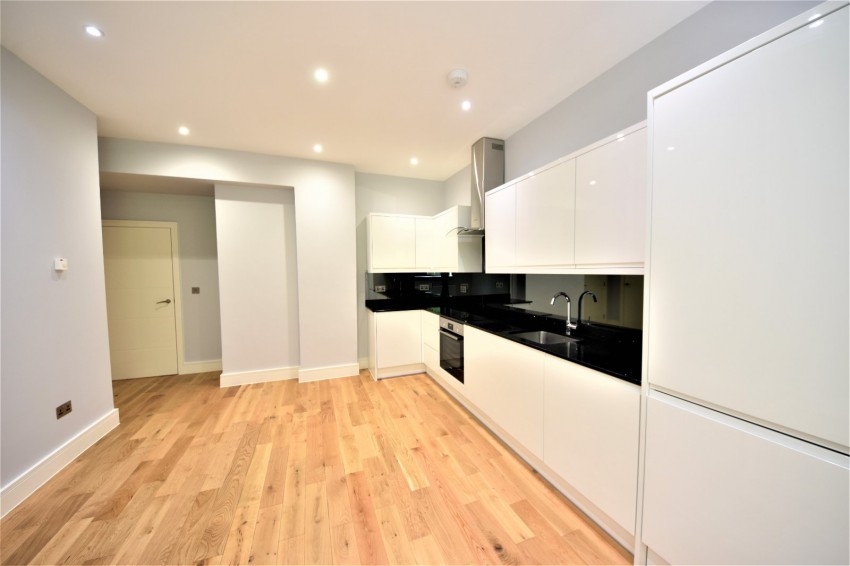 Images for Loudwater, High Wycombe EAID:2640919782 BID:FHL