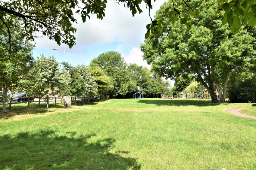 Images for Loudwater, High Wycombe EAID:2640919782 BID:FHL