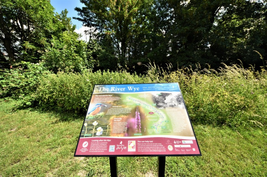 Images for Loudwater, High Wycombe EAID:2640919782 BID:FHL