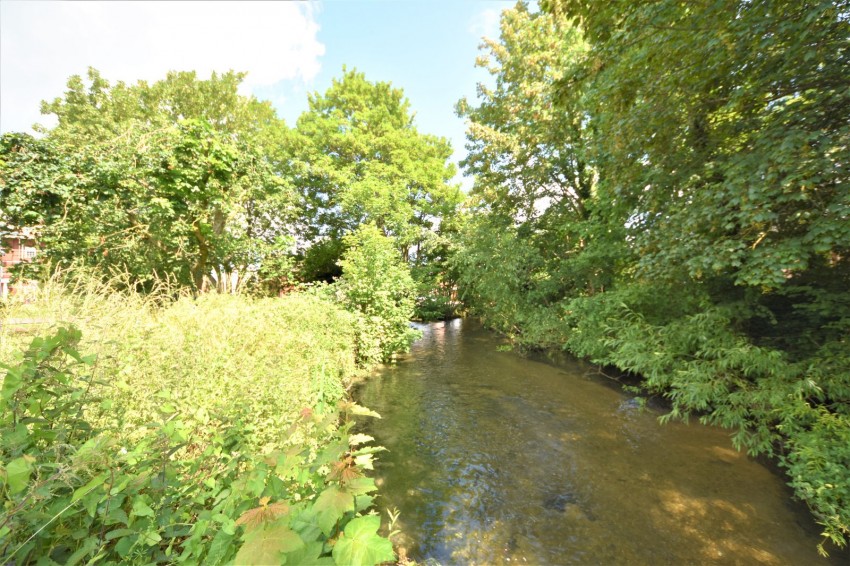 Images for Loudwater, High Wycombe EAID:2640919782 BID:FHL