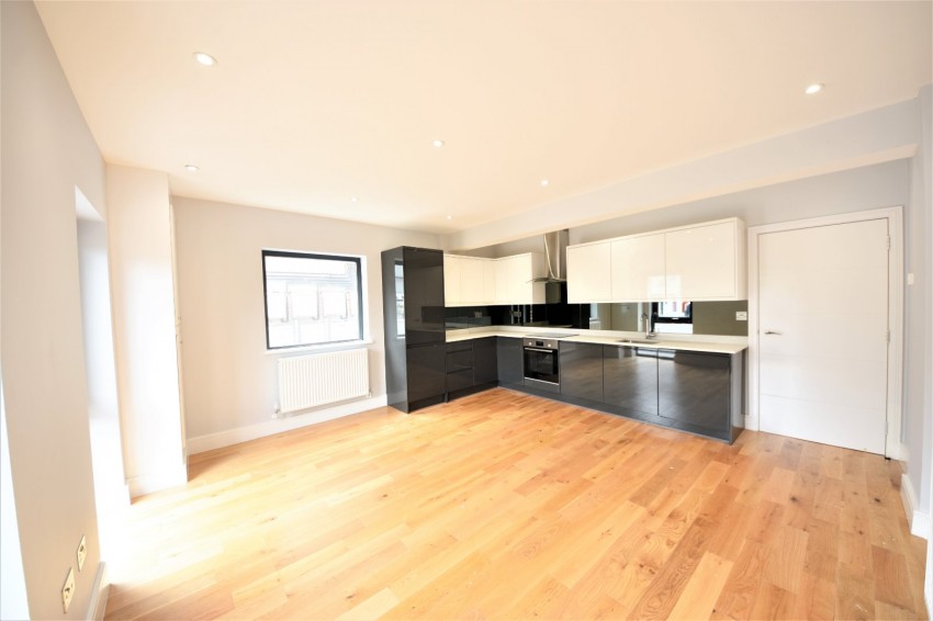 Images for Loudwater, High Wycombe EAID:2640919782 BID:FHL