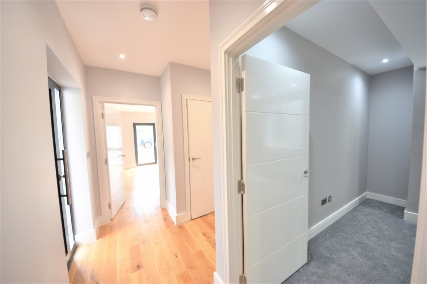 Images for Loudwater, High Wycombe EAID:2640919782 BID:FHL