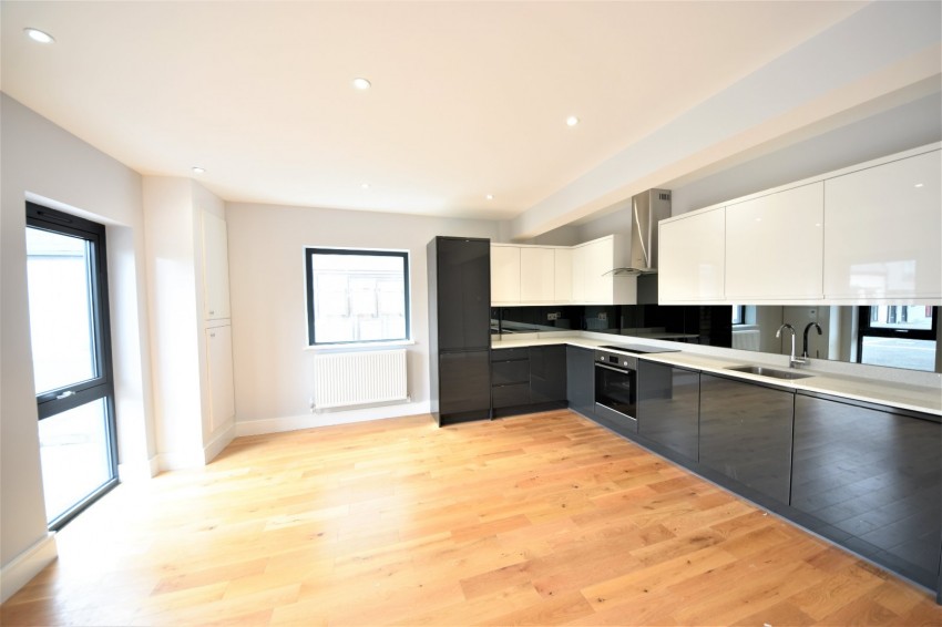 Images for Loudwater, High Wycombe EAID:2640919782 BID:FHL