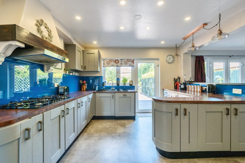 Images for Flackwell Heath, High Wycombe EAID:2640919782 BID:FHH