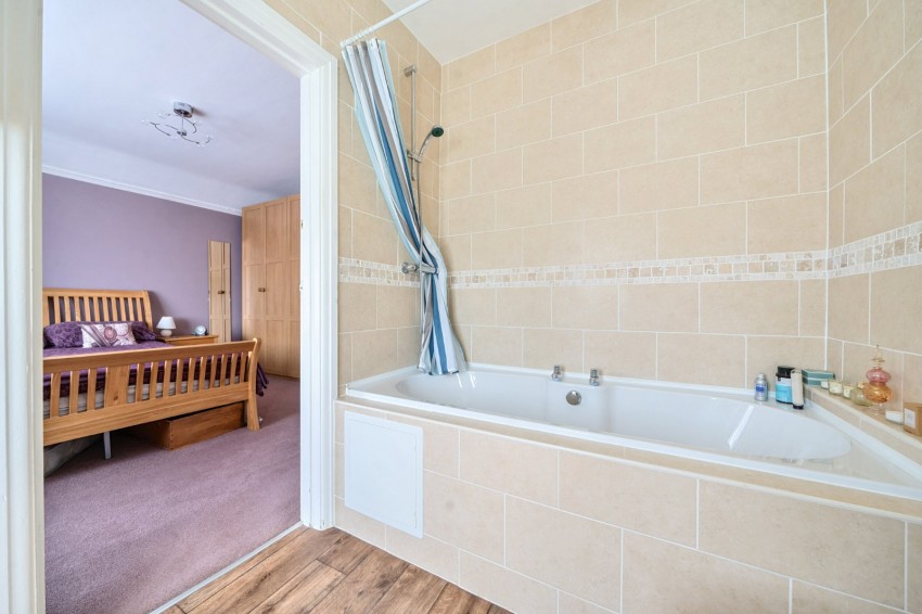 Images for Flackwell Heath, High Wycombe EAID:2640919782 BID:FHH