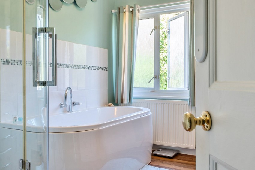 Images for Flackwell Heath, High Wycombe EAID:2640919782 BID:FHH