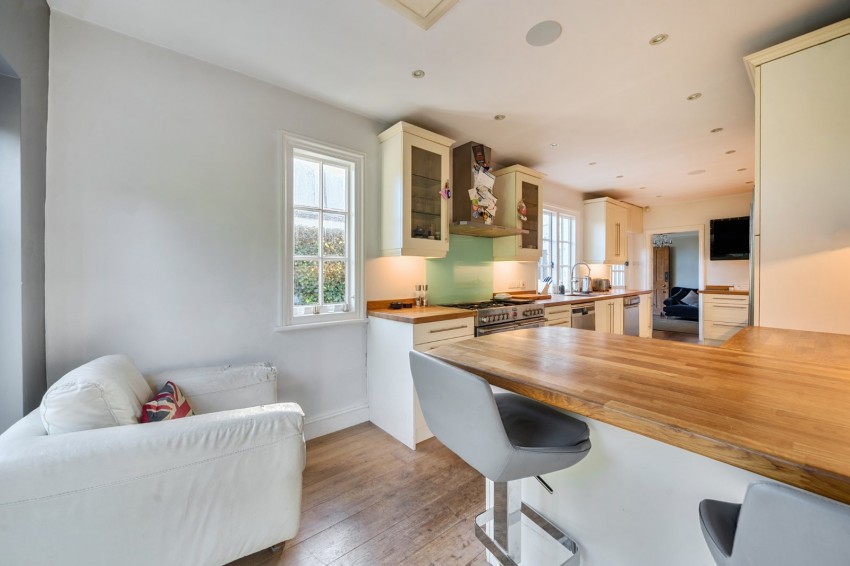 Images for Flackwell Heath, High Wycombe EAID:2640919782 BID:FHH