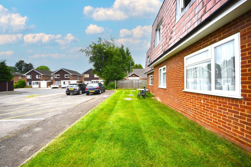 Images for Flackwell Heath, High Wycombe EAID:2640919782 BID:FHH