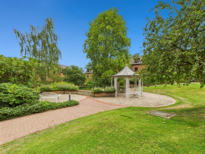Images for High Wycombe, Buckinghamshire EAID:2640919782 BID:FHH