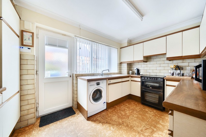 Images for Flackwell Heath, High Wycombe, Buckinghamshire EAID:2640919782 BID:FHH