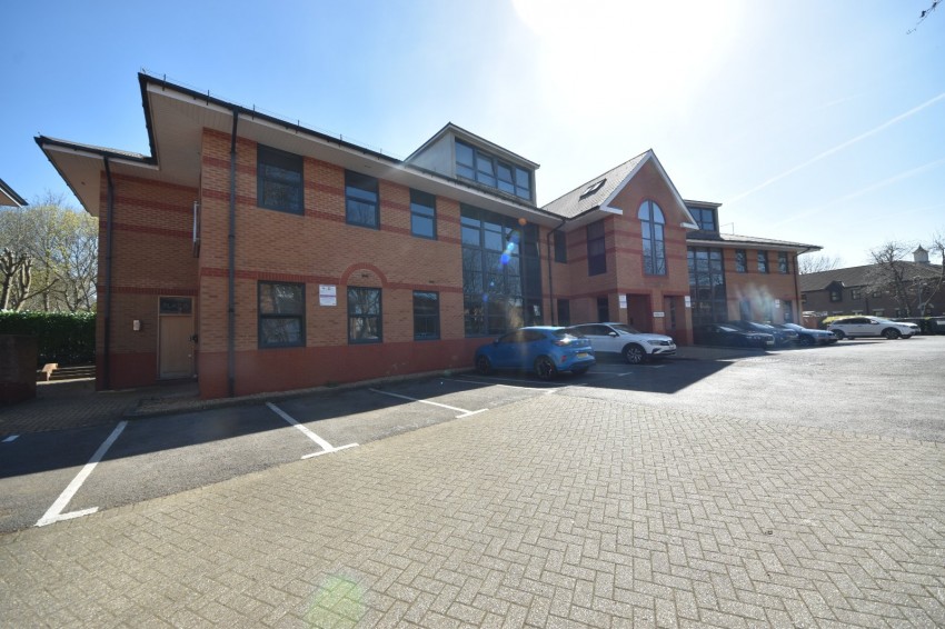 Images for Bourne End, Buckinghamshire EAID:2640919782 BID:FHH