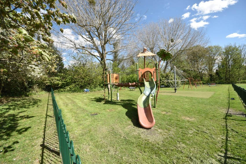 Images for Bourne End, Buckinghamshire EAID:2640919782 BID:FHH