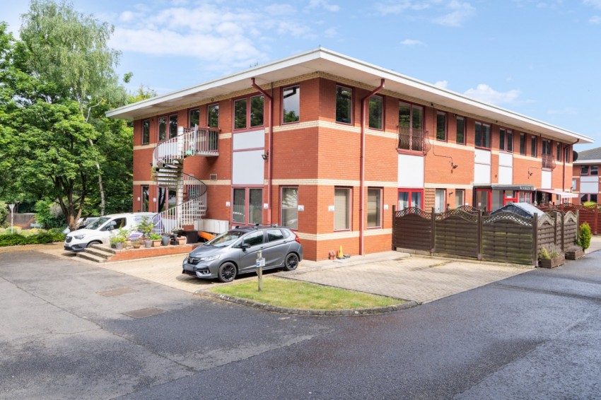 Images for Loudwater, High Wycombe, Buckinghamshire EAID:2640919782 BID:FHH