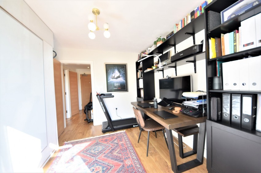 Images for Wooburn Green, High Wycombe, Buckinghamshire EAID:2640919782 BID:FHH