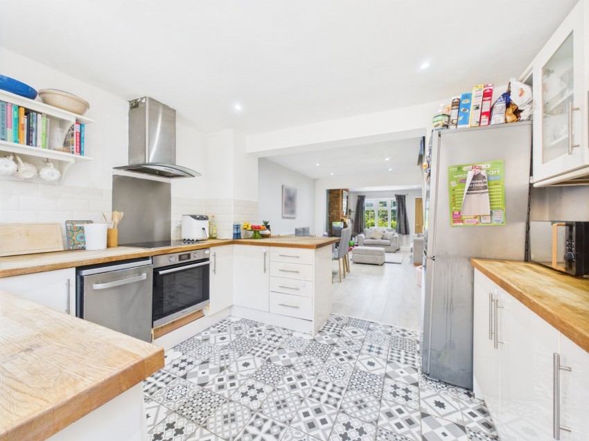 Images for Wooburn Green, High Wycombe, Buckinghamshire EAID:2640919782 BID:FHH