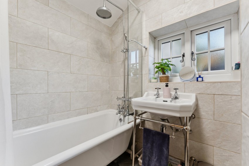 Images for Wooburn Green, High Wycombe, Buckinghamshire EAID:2640919782 BID:FHH