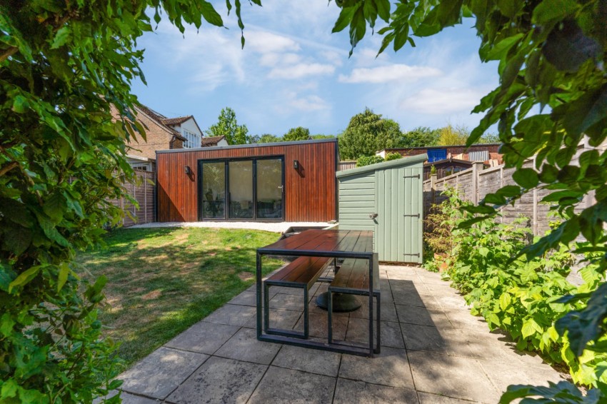 Images for Wooburn Green, High Wycombe, Buckinghamshire EAID:2640919782 BID:FHH