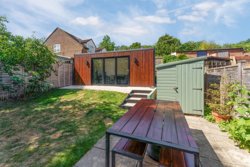Images for Wooburn Green, High Wycombe, Buckinghamshire EAID:2640919782 BID:FHH