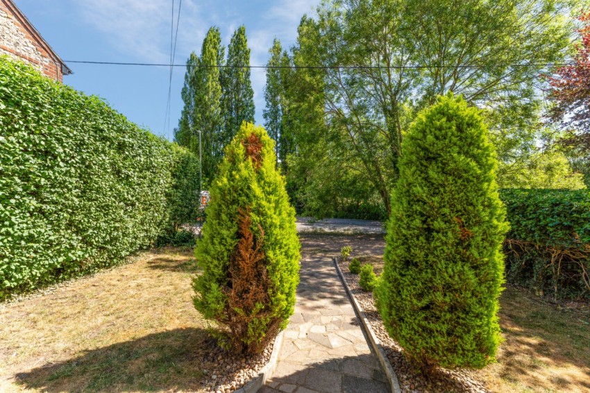 Images for Wooburn Green, High Wycombe, Buckinghamshire EAID:2640919782 BID:FHH