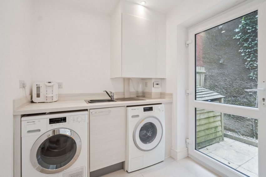 Images for Wooburn Green, High Wycombe, Buckinghamshire EAID:2640919782 BID:FHH