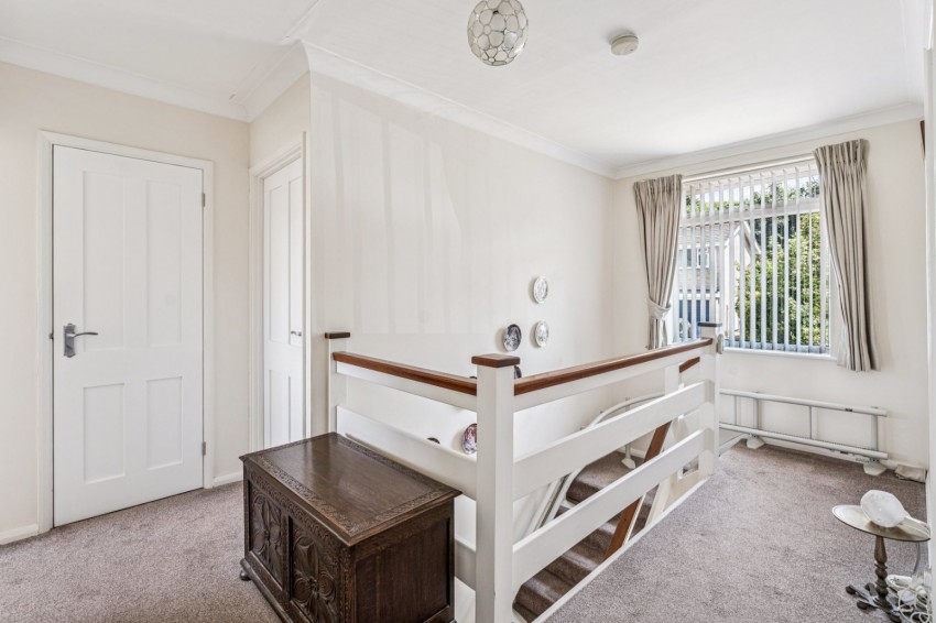 Images for Wooburn Green, High Wycombe, Buckinghamshire EAID:2640919782 BID:FHH