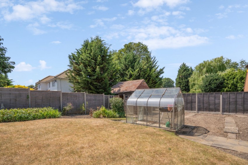 Images for Wooburn Green, High Wycombe, Buckinghamshire EAID:2640919782 BID:FHH