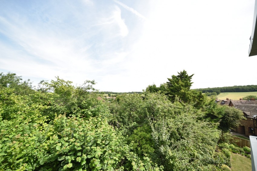 Images for Wooburn Green, High Wycombe, Buckinghamshire EAID:2640919782 BID:FHH