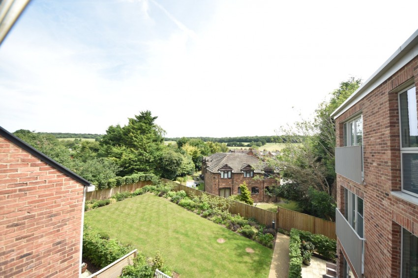 Images for Wooburn Green, High Wycombe, Buckinghamshire EAID:2640919782 BID:FHH