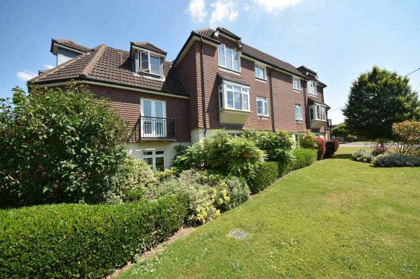 Images for Flackwell Heath, High Wycombe, Buckinghamshire EAID:2640919782 BID:FHL