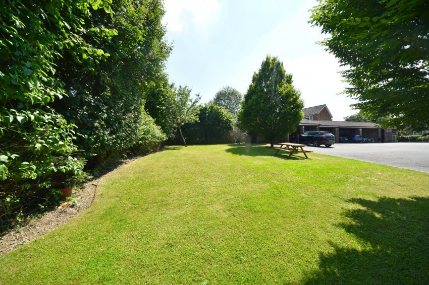 Images for Flackwell Heath, High Wycombe, Buckinghamshire EAID:2640919782 BID:FHL