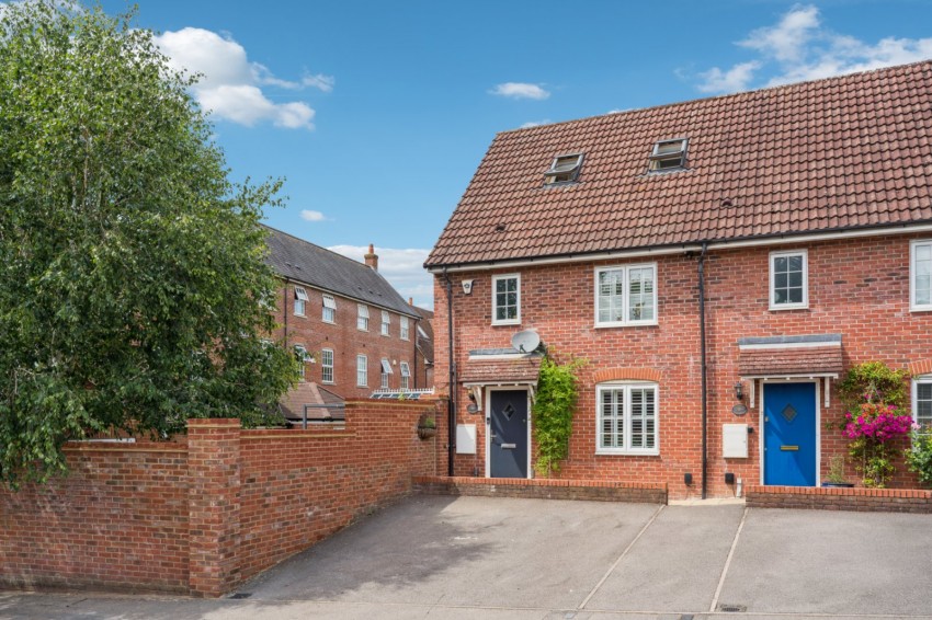 Images for Wooburn Green, High Wycombe, Buckinghamshire EAID:2640919782 BID:FHH