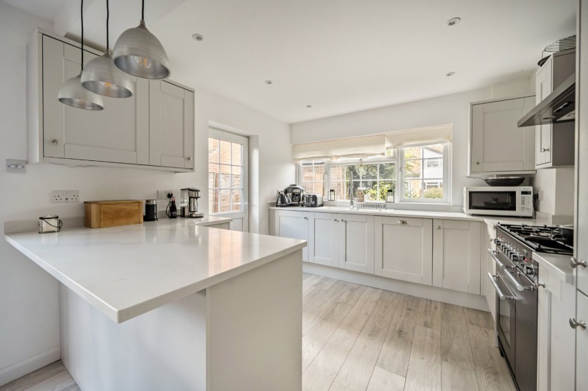 Images for Flackwell Heath, High Wycombe, Buckinghamshire EAID:2640919782 BID:FHH